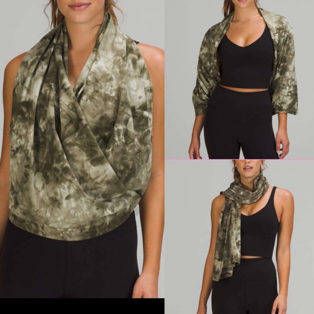 Lululemon Customizable Snap Scarf. NWT!